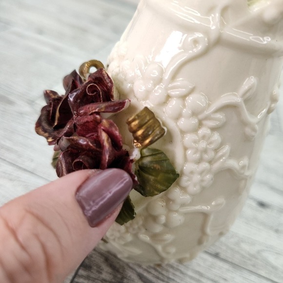 Porcelain Bud Vase 3D Red Roses Gold Trim Cottagecore Ivory Weave 5" Tall Floral - Picture 6 of 10
